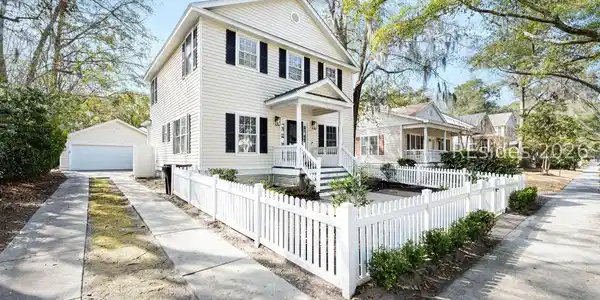 28 Kensington Boulevard