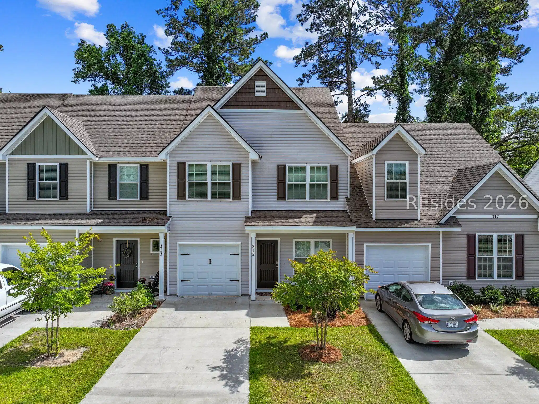 Image 1: Front of home Image 1: Front of home