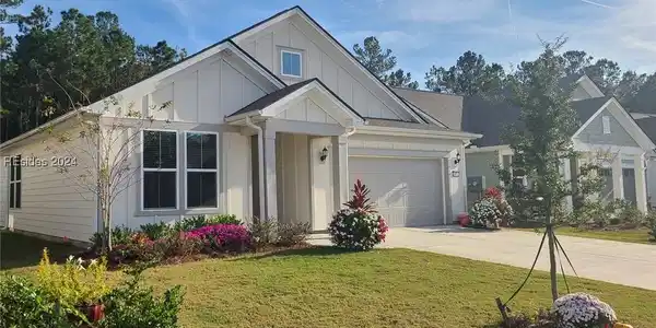 675 Sun Daze Court