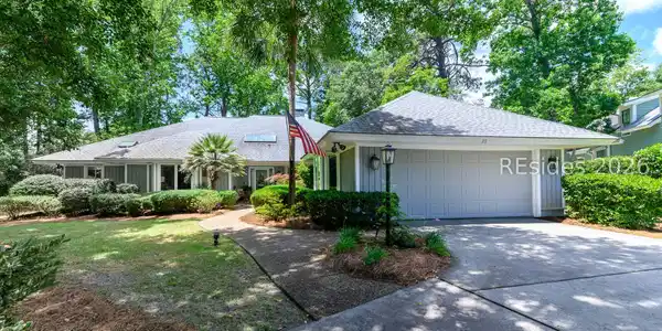 15 Clearwater Lane