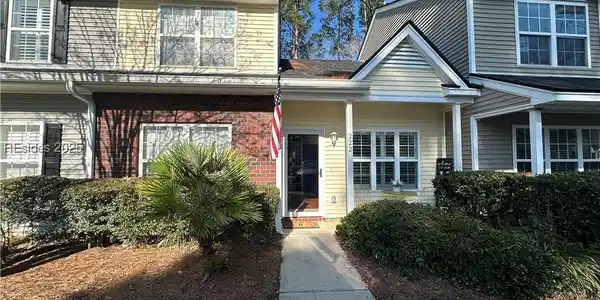 222 North Circle