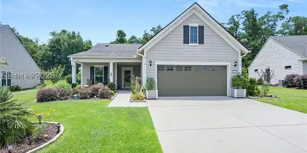 21 Heathrow Avenue
