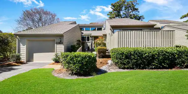 40 Planters Wood Drive