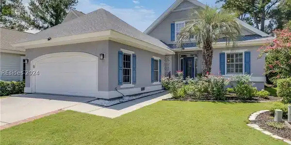42 Royal Pointe Drive
