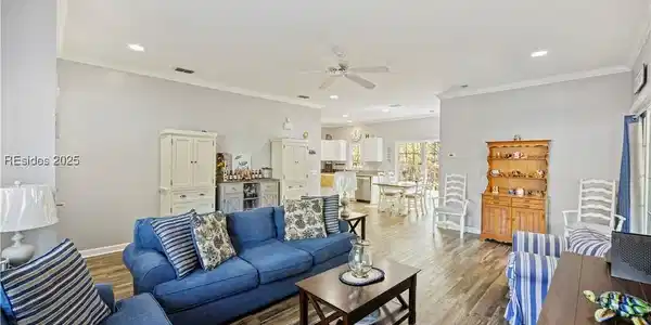 18 Hanahan Lane