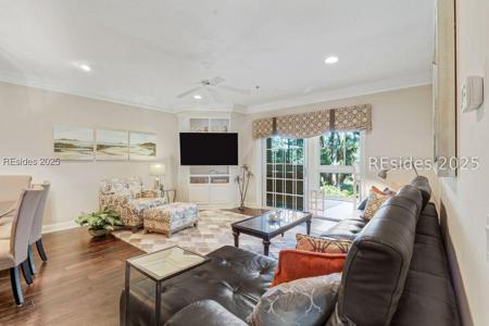5 Crescent Point Drive