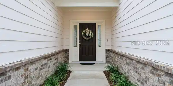 Image 3: Entryway