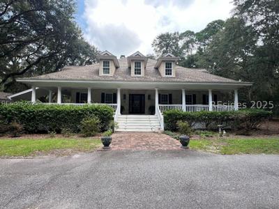 2 Canters Court