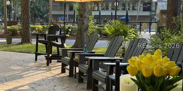 Image 2: CENTRAL LOCATION by the pool, clubhouse & laundry Image 2: CENTRAL LOCATION by the pool, clubhouse & laundry