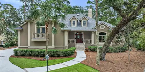 13 Clarendon Ln