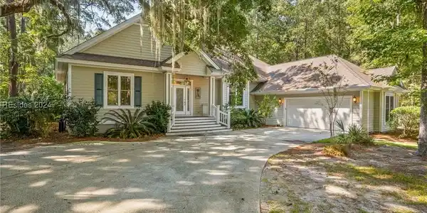 8 N Oak Forest Drive