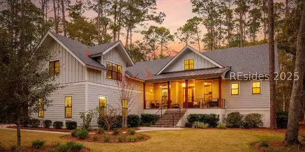 2 Ravenwood Road