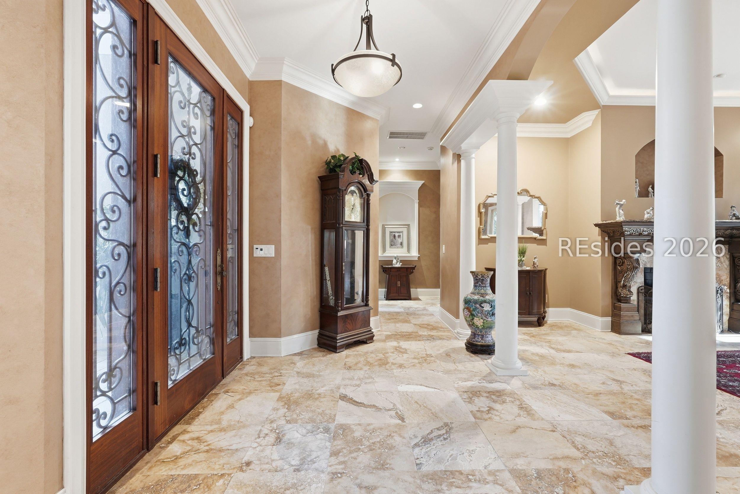 Image 4: Foyer