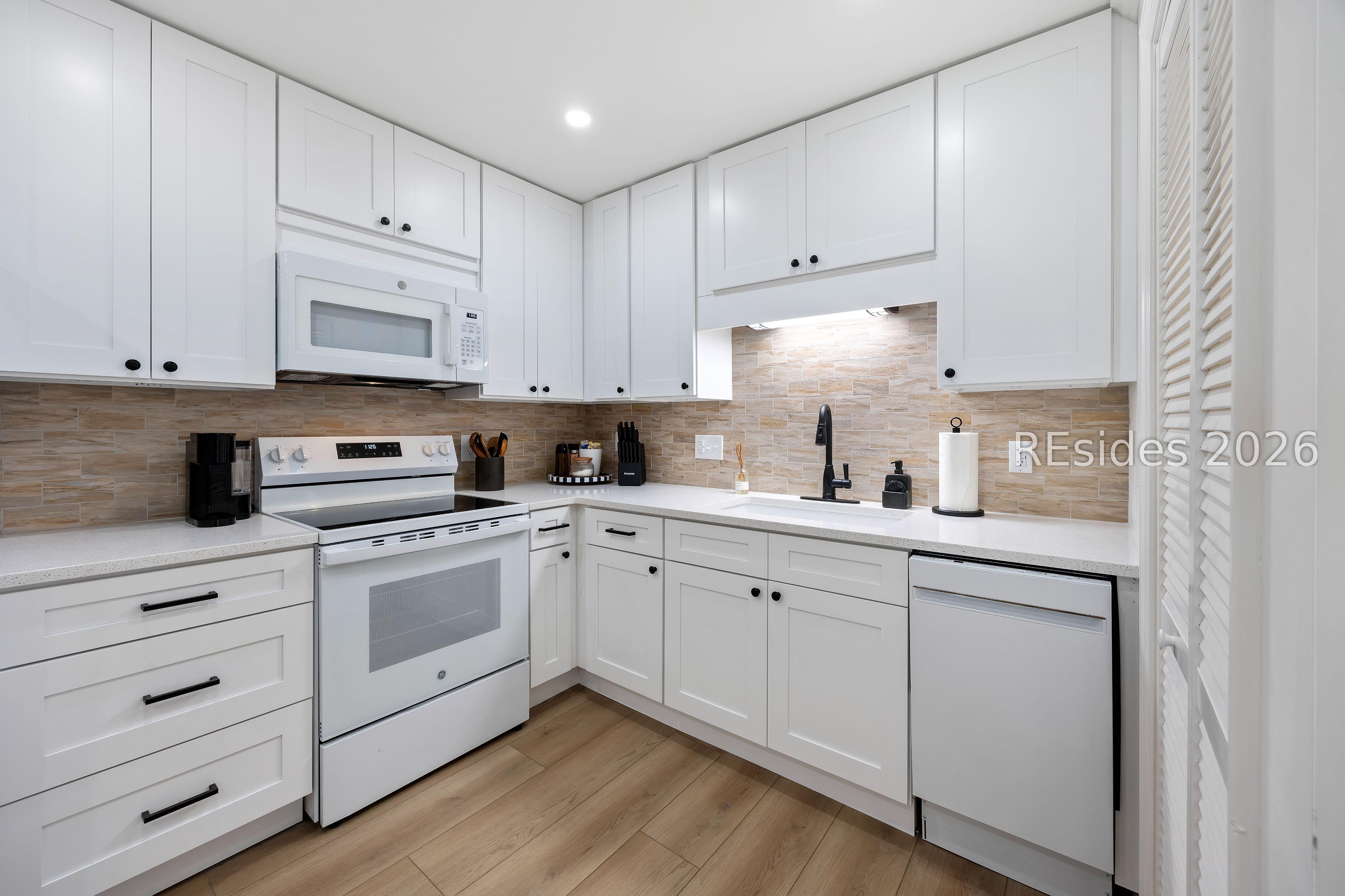 Image 3: All New Applicances, Quartz C-tops, Farmhouse Sink