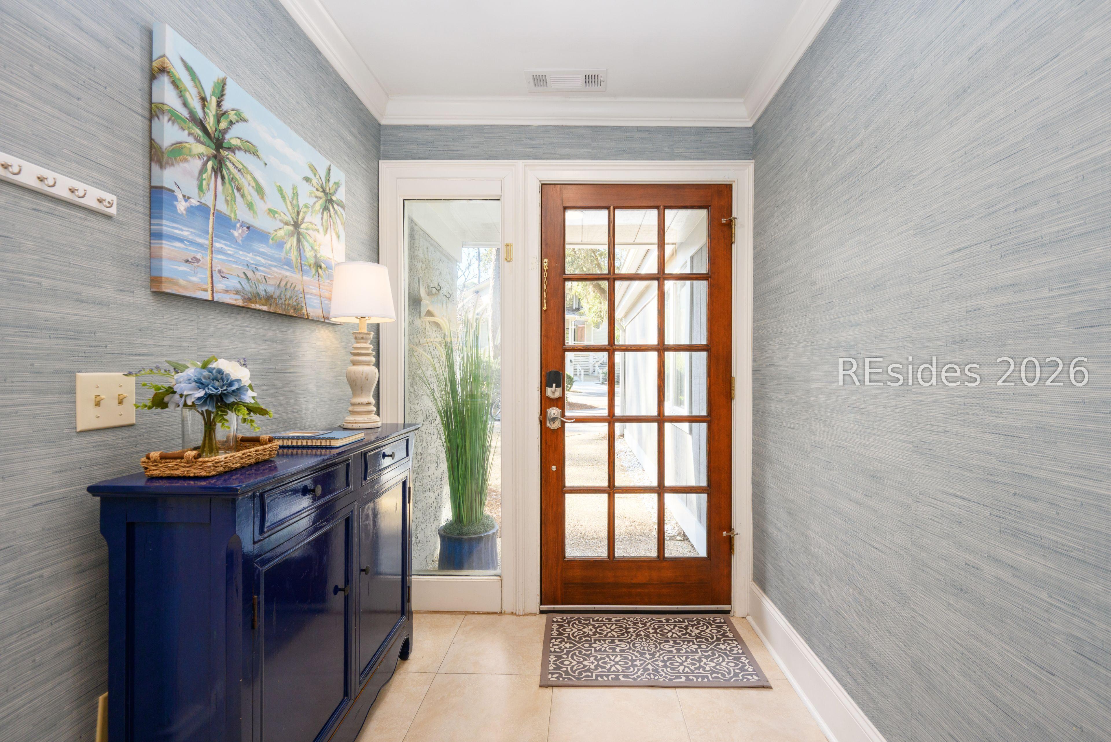 Image 4: FOYER