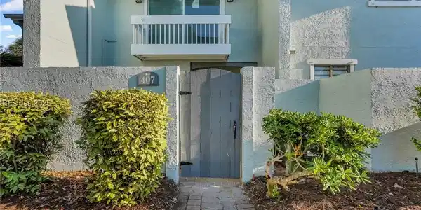 2 William Hilton Parkway