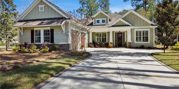 18 Lakewood Court
