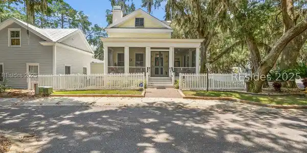 2 Addison Street