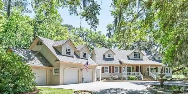 9 Longwood Court