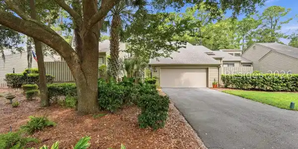 40 Planters Wood Drive