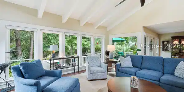 Image 2: Large Great room with vaulted smooth ceilings! Image 2: Large Great room with vaulted smooth ceilings!
