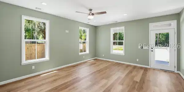 Image 4 Image 4