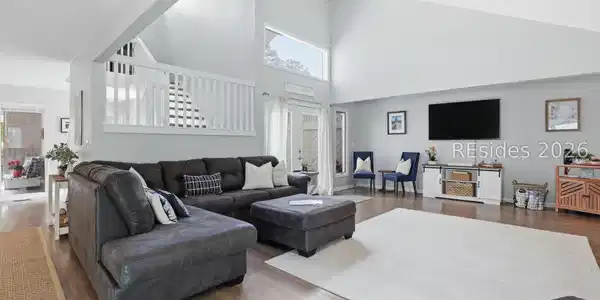 Image 4: Great Room with vaulted ceiling and loads of light Image 4: Great Room with vaulted ceiling and loads of light