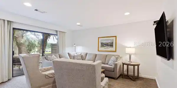 70 Lighthouse Road