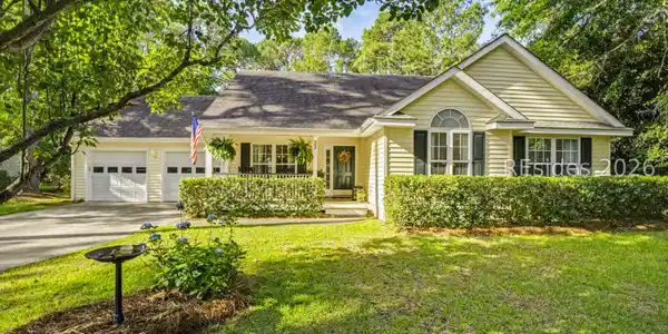 23 Royal Pines Boulevard