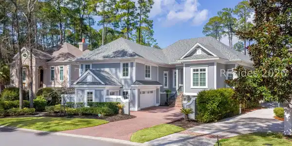3 Roxbury Circle