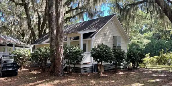 12 Sportsman Court