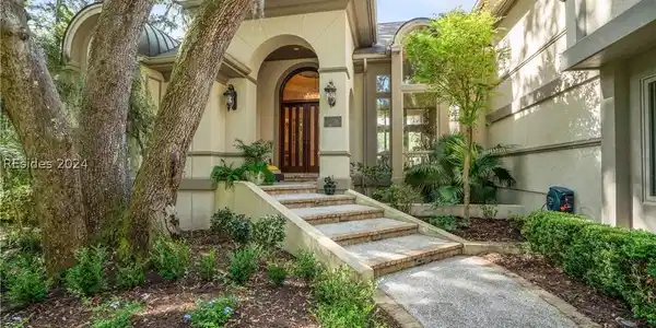 21 Cedar Lane