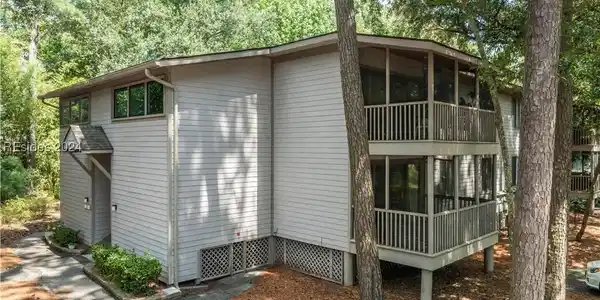 31 Three Mast Lane