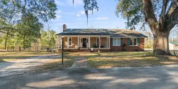 29 Grande Oaks Drive