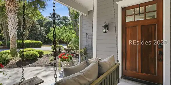 Image 4: Quiet cul de sac, no neighbor across the street Image 4: Quiet cul de sac, no neighbor across the street