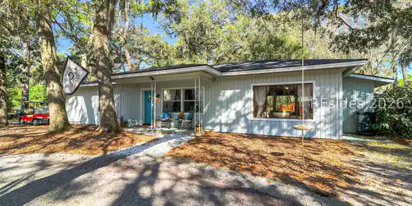 10 Myrtle Island Road