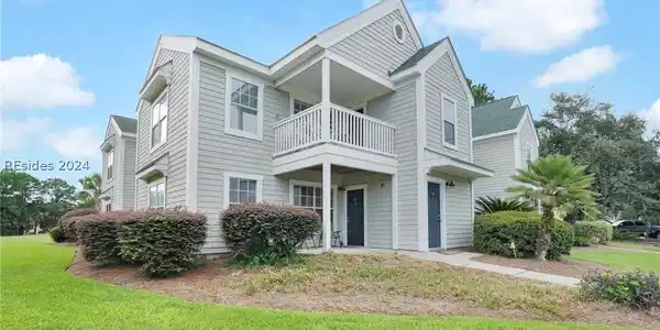 8 Old South Court