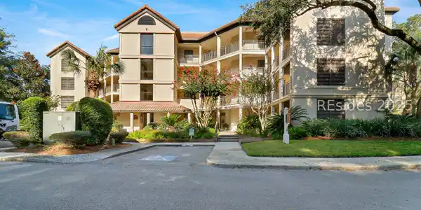 6 Village North Drive