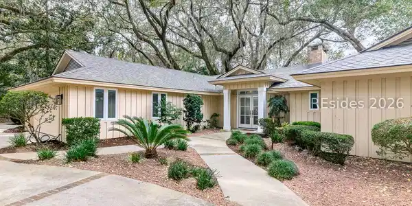 3 Oak Creek Drive