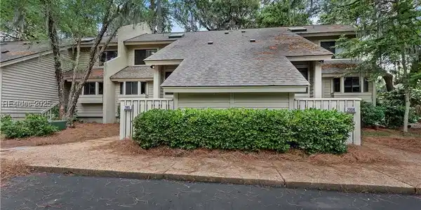 70 Lighthouse Road