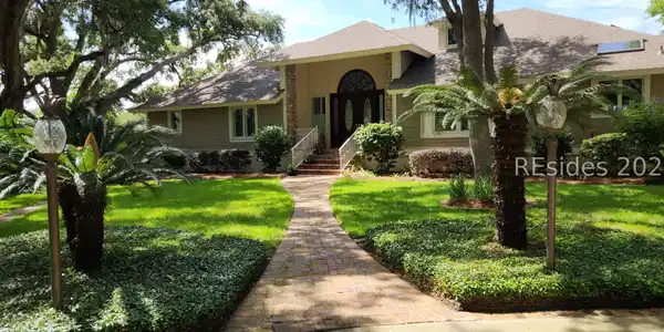 4 Hartford Place