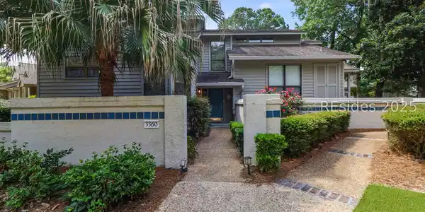 11 Lake Forest Drive