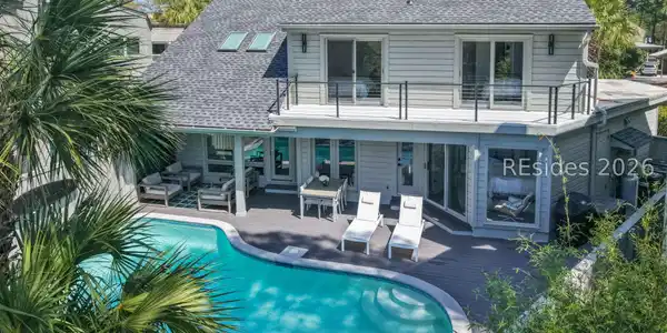 10 Windjammer Court
