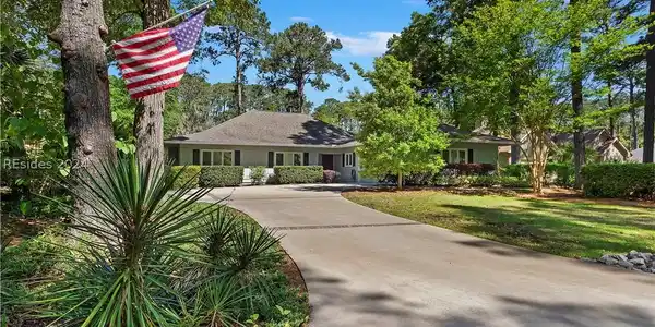 23 Pineland Road