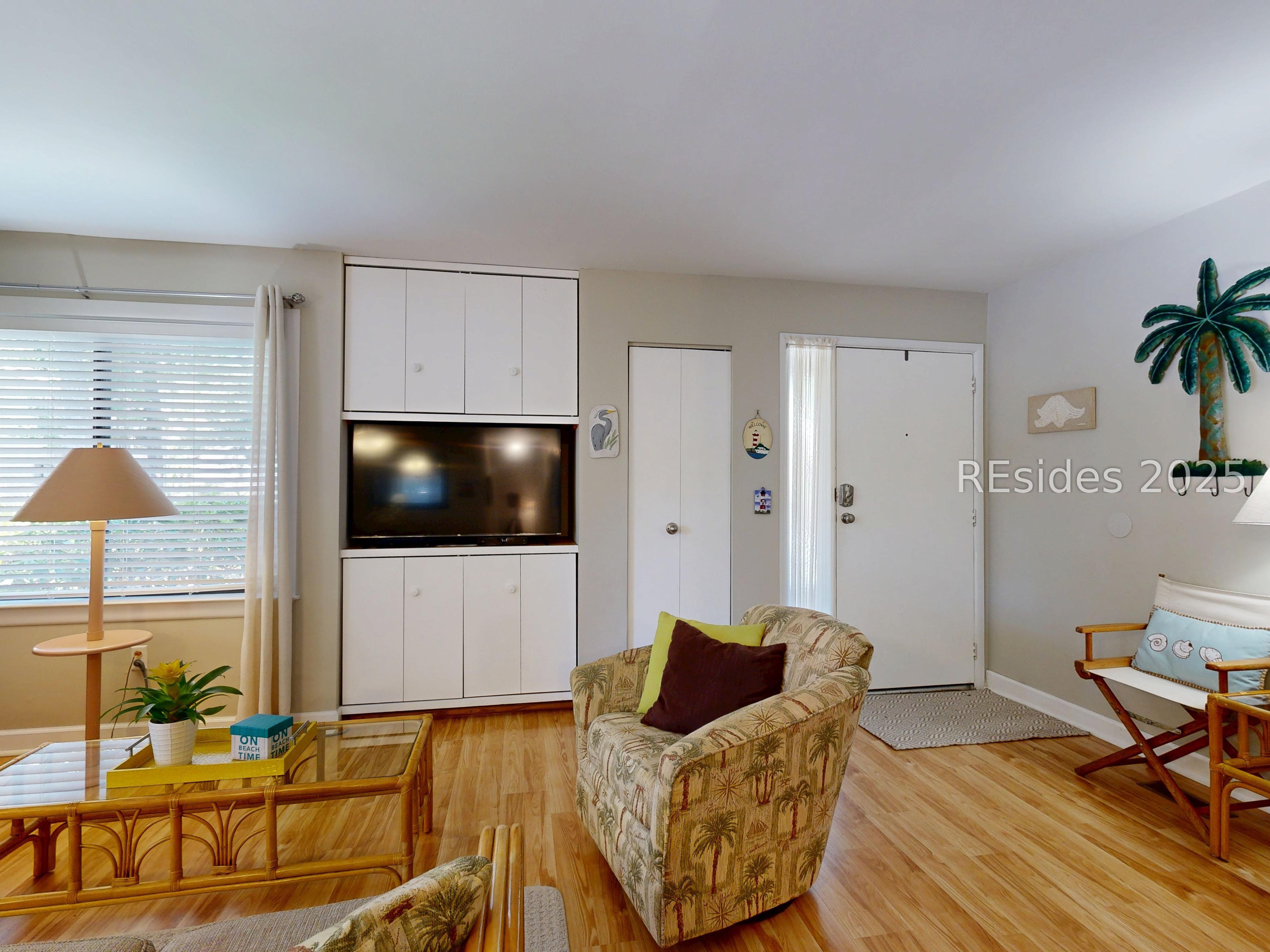 Image 4: End Unit -Many Windows & Significant Natural Light