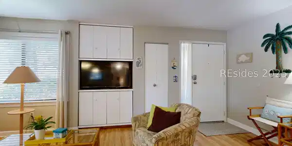 Image 4: End Unit -Many Windows & Significant Natural Light