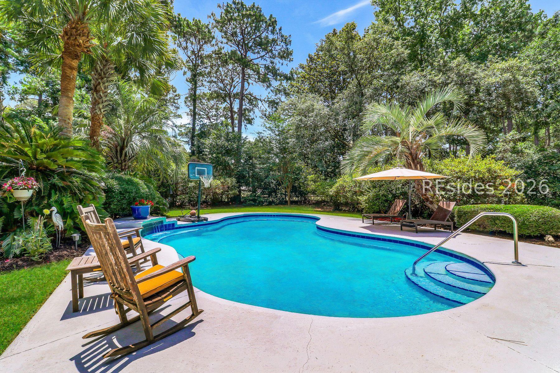 Image 3: Private Pool Image 3: Private Pool