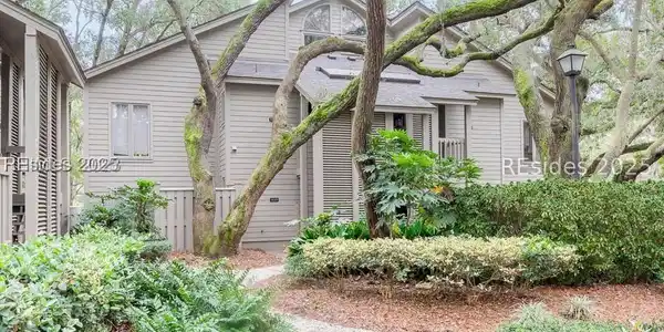 20 Queens Folly Road
