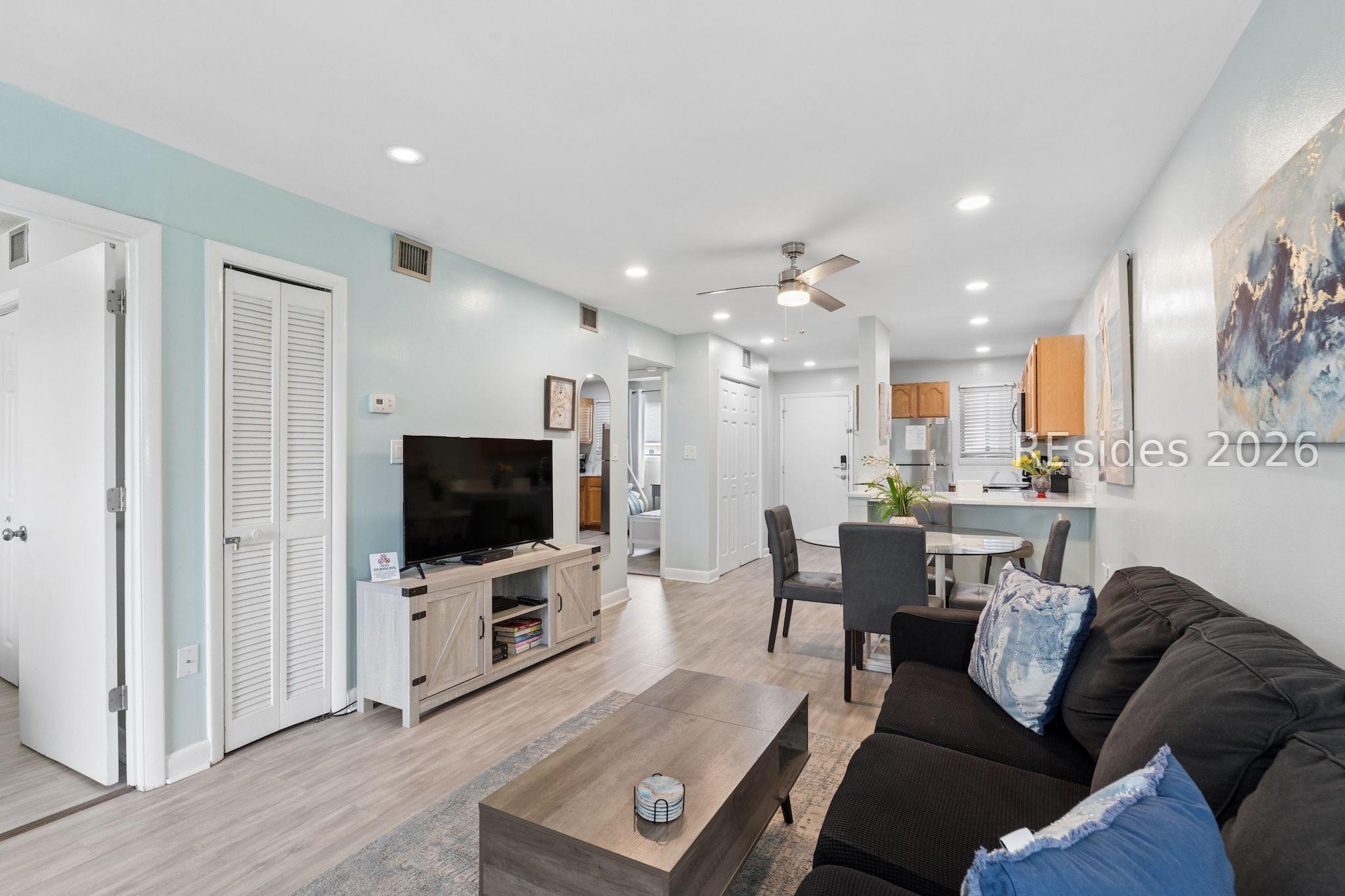 Image 4: Bright open-concept living area