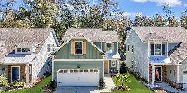 8 Circlewood Drive